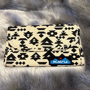 Kavu Spencer trifold wallet clutch